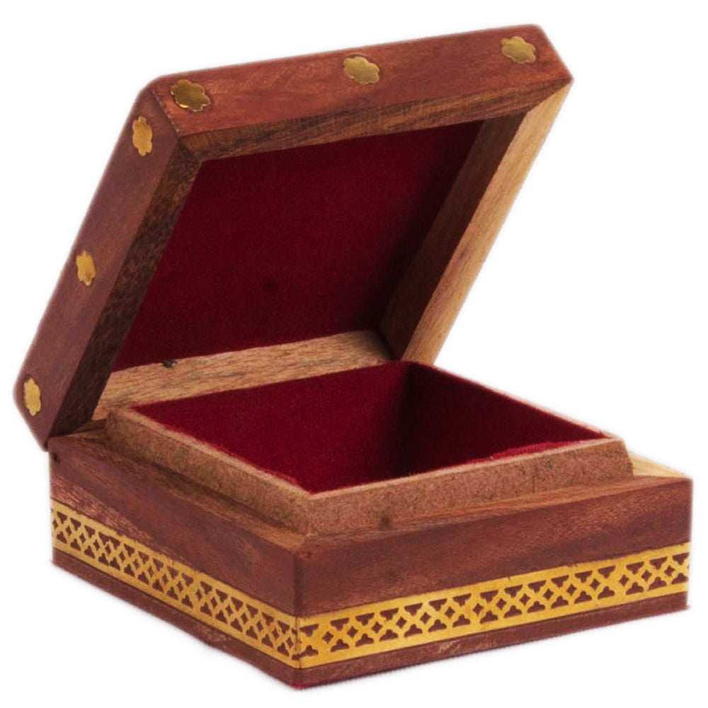 Gemstones embedded square box