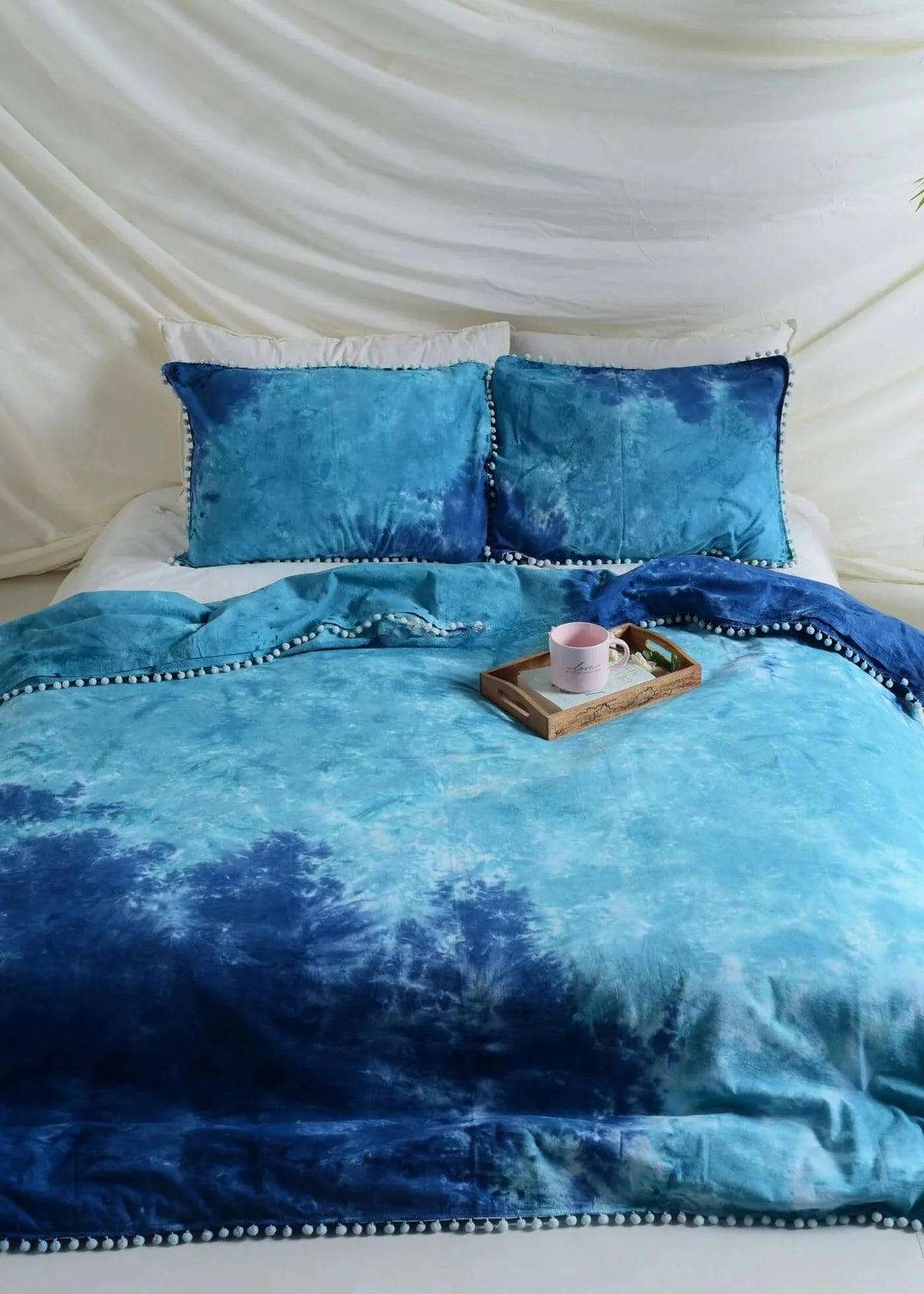 Light Blue Tie Dye Bedsheets with Pillow Covers