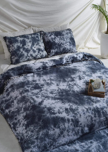 Ocean Blue Tie Dye Bedsheet set with Pillow Covers