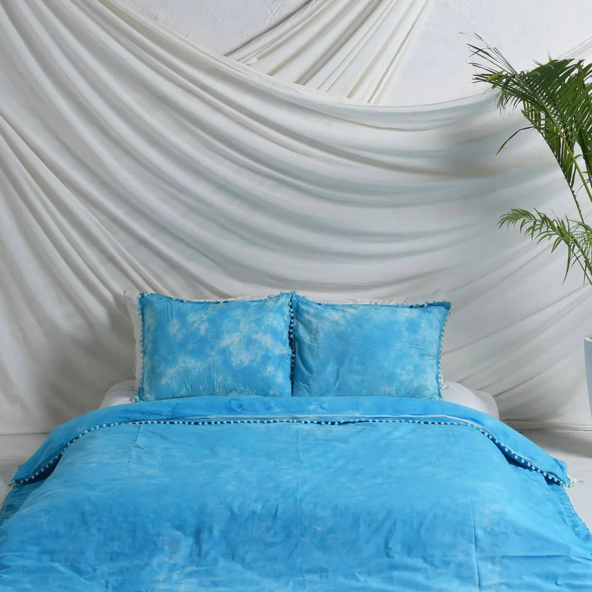 Sky Blue Tie Dye Bedsheets with Pillow Covers