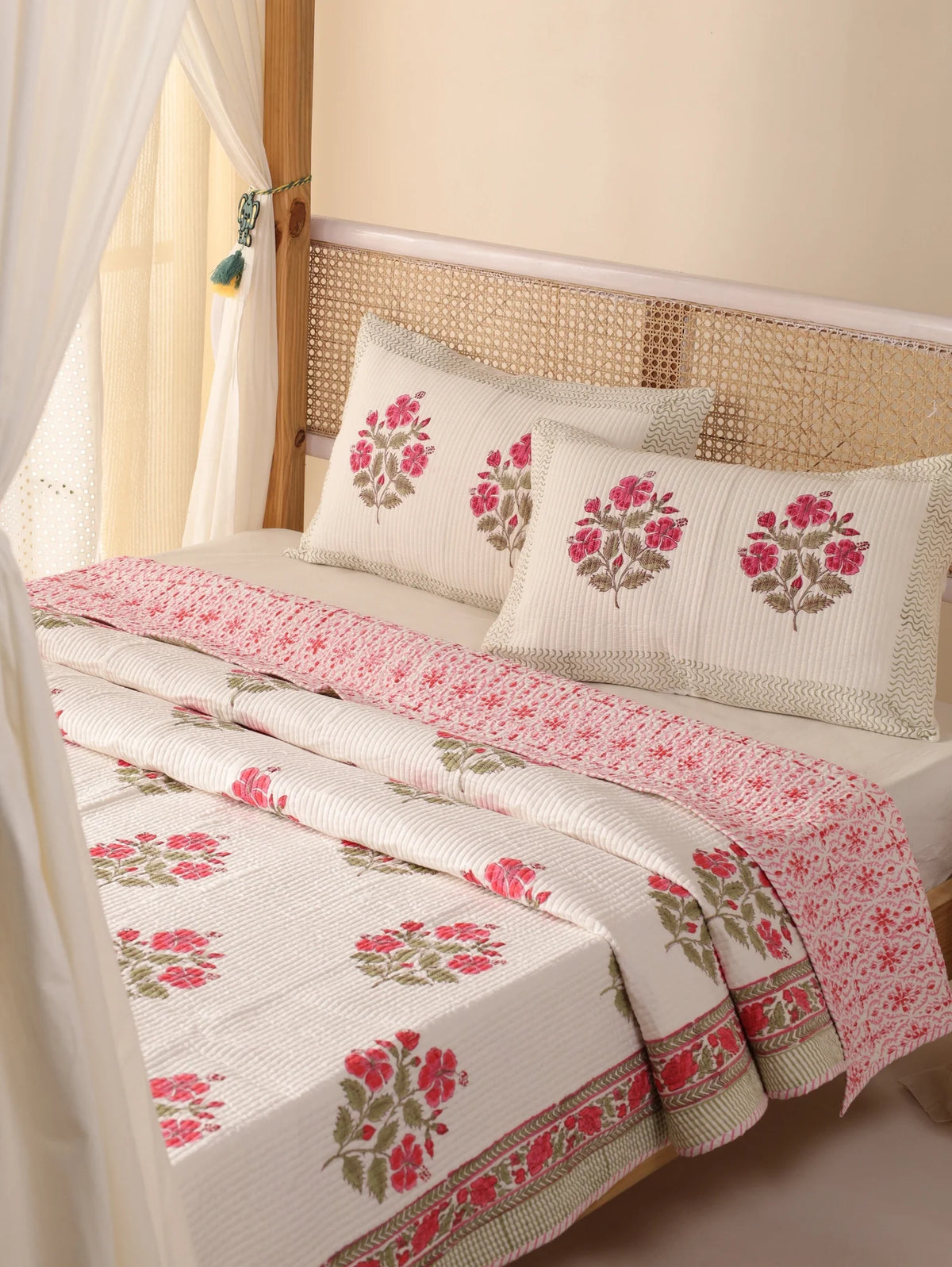 Quilt with Pillow Cover Stamp Set Floral Cotton Quilted Double Soft Cozy Coverlet All Season Blanket